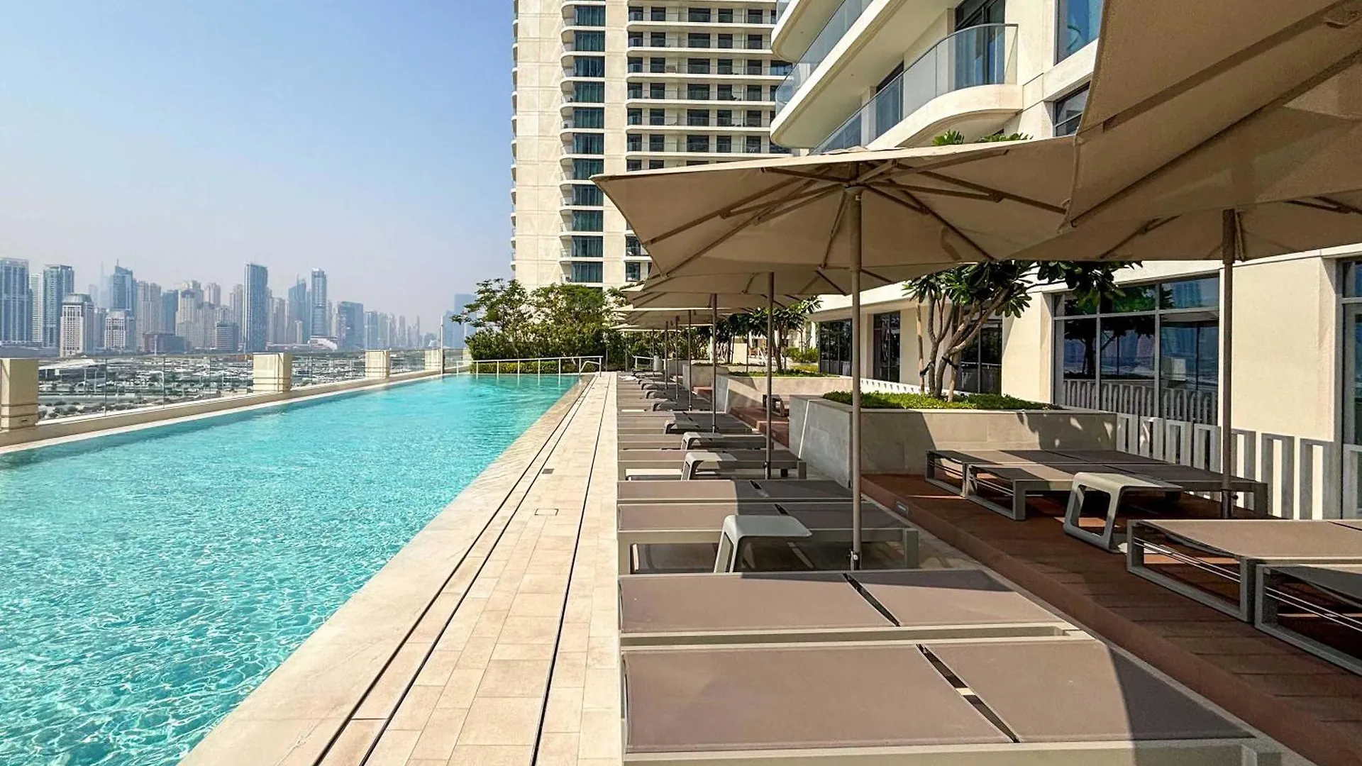 Frank Porter - Marina Vista 2 Dubai Apartment