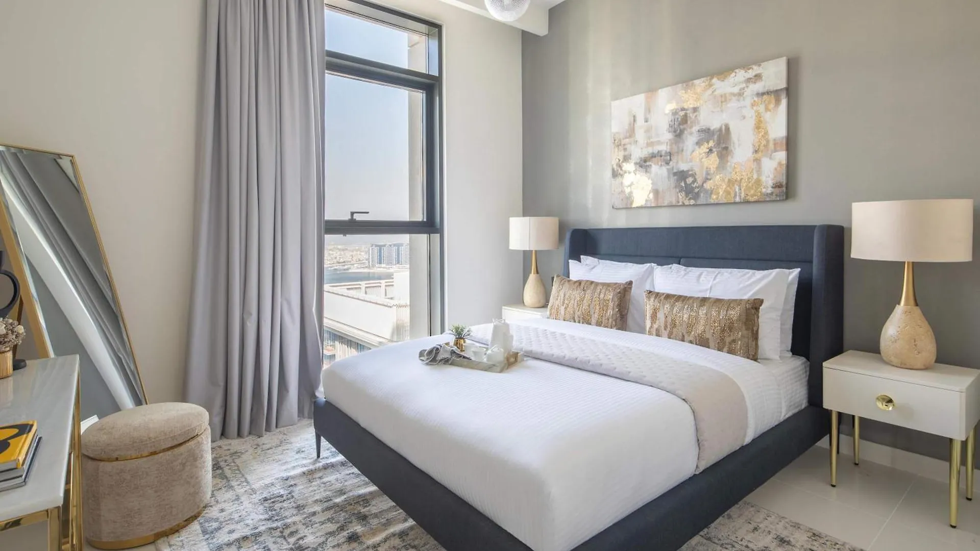 Frank Porter - Marina Vista 2 Dubai Apartment